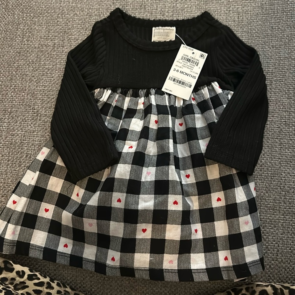 NWT 2 pcs set knit dress with hearts and bloomers included